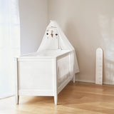 Isle of dogs Design Babybett weiß bemalt