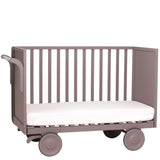 Laurette La Roulotte Babybett Gitterbett auf Rollen