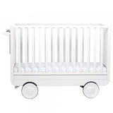 Laurette La Roulotte Babybett Gitterbett auf Rollen